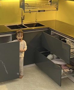 TBA057-Tủ bếp Acrylic màu ghi lắp đặt tại Ninh Bình.