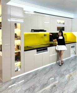 TBA207_Tủ bếp khung thùng nhựa đặc- cánh phủ Acrylic tủ bếp Phượng Toàn Ninh Bình.
