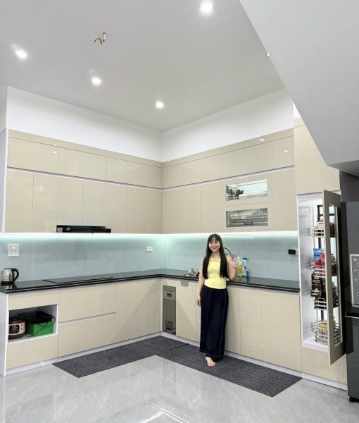 tu bep Acrylic 13.9 tu bep nha van dong vien bong chuyen..